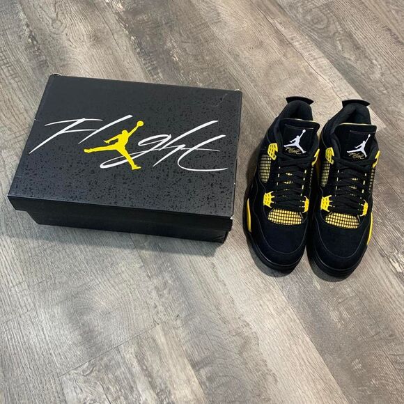 Jordan Men\'s Black and Yellow Trainers main image 6